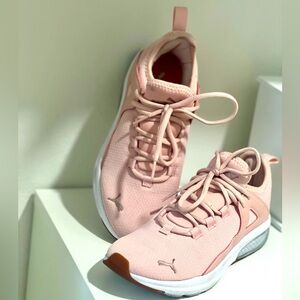 🚫SOLD🚫👟PUMA Women’s Rose Gold Fabric Athletic Shoes👟